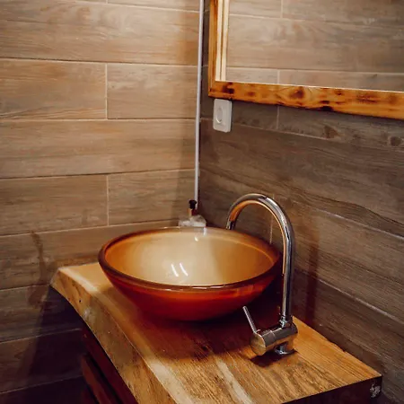 Ivy House Loca 알라카티